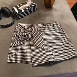 Tulip Shorts by Zara Basic